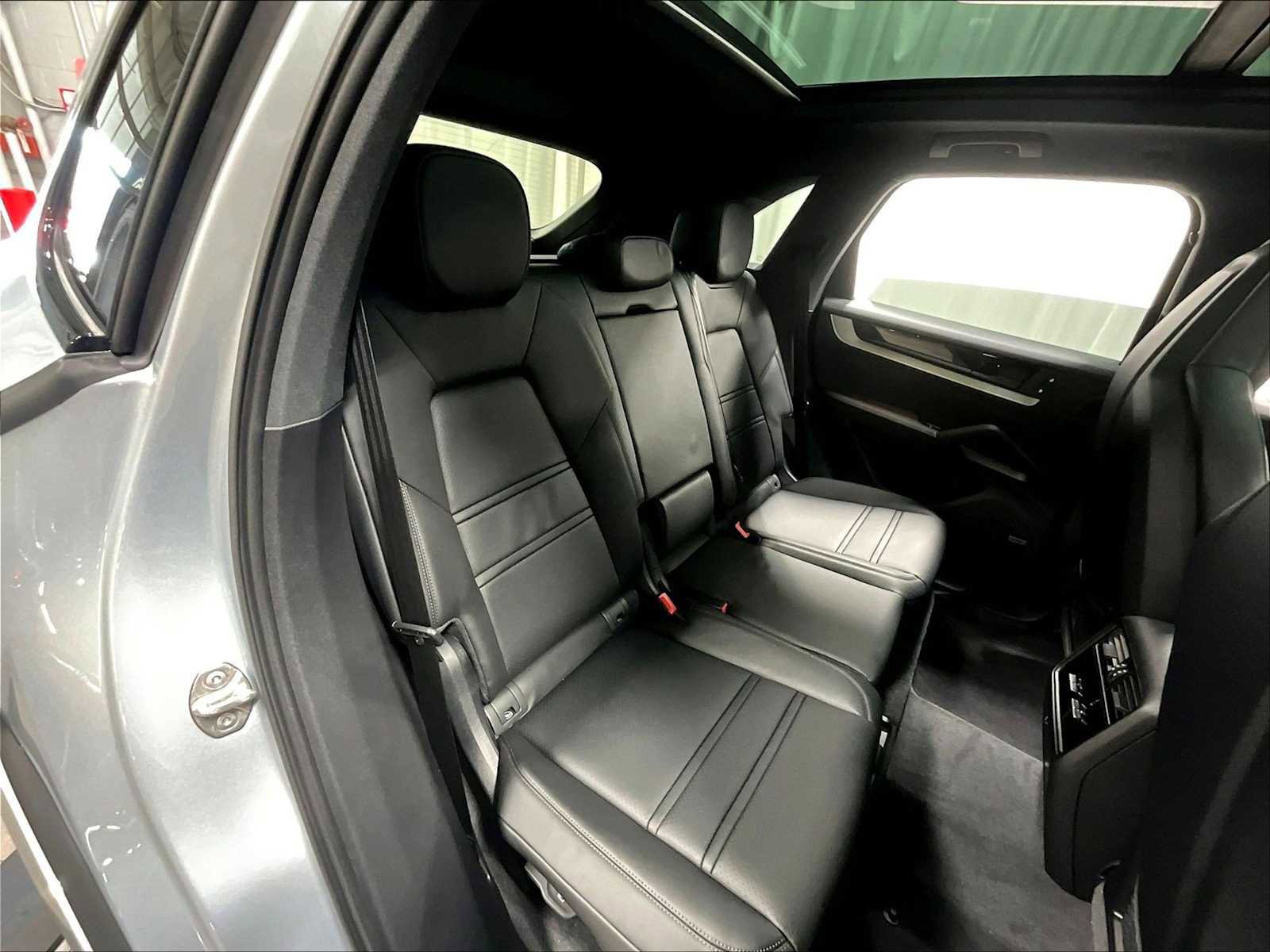 New 2026 Porsche Cayenne image 30