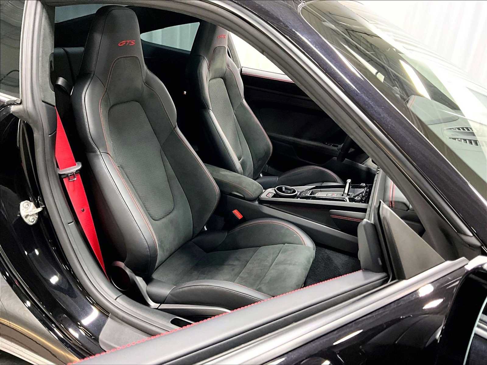 Used 2026 Porsche 911 Carrera 4 GTS AWD/4WD image 28