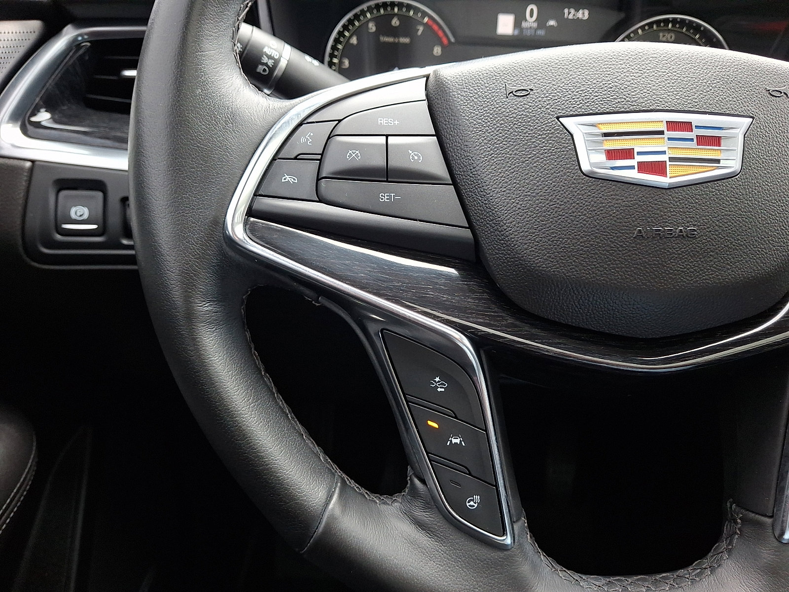 Used 2023 Cadillac XT5 Premium Luxury w/ LPO, Floor Liner Package image 23