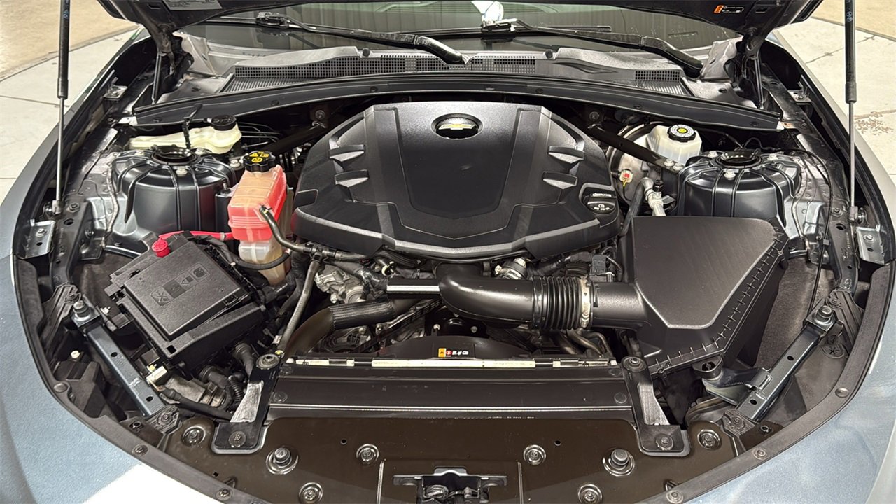 Used 2020 Chevrolet Camaro LT w/ RS Package image 25