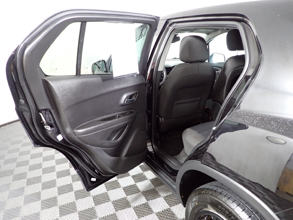 Used 2020 Chevrolet Trax LS w/ Tint and Cruise Package AWD/4WD image 26