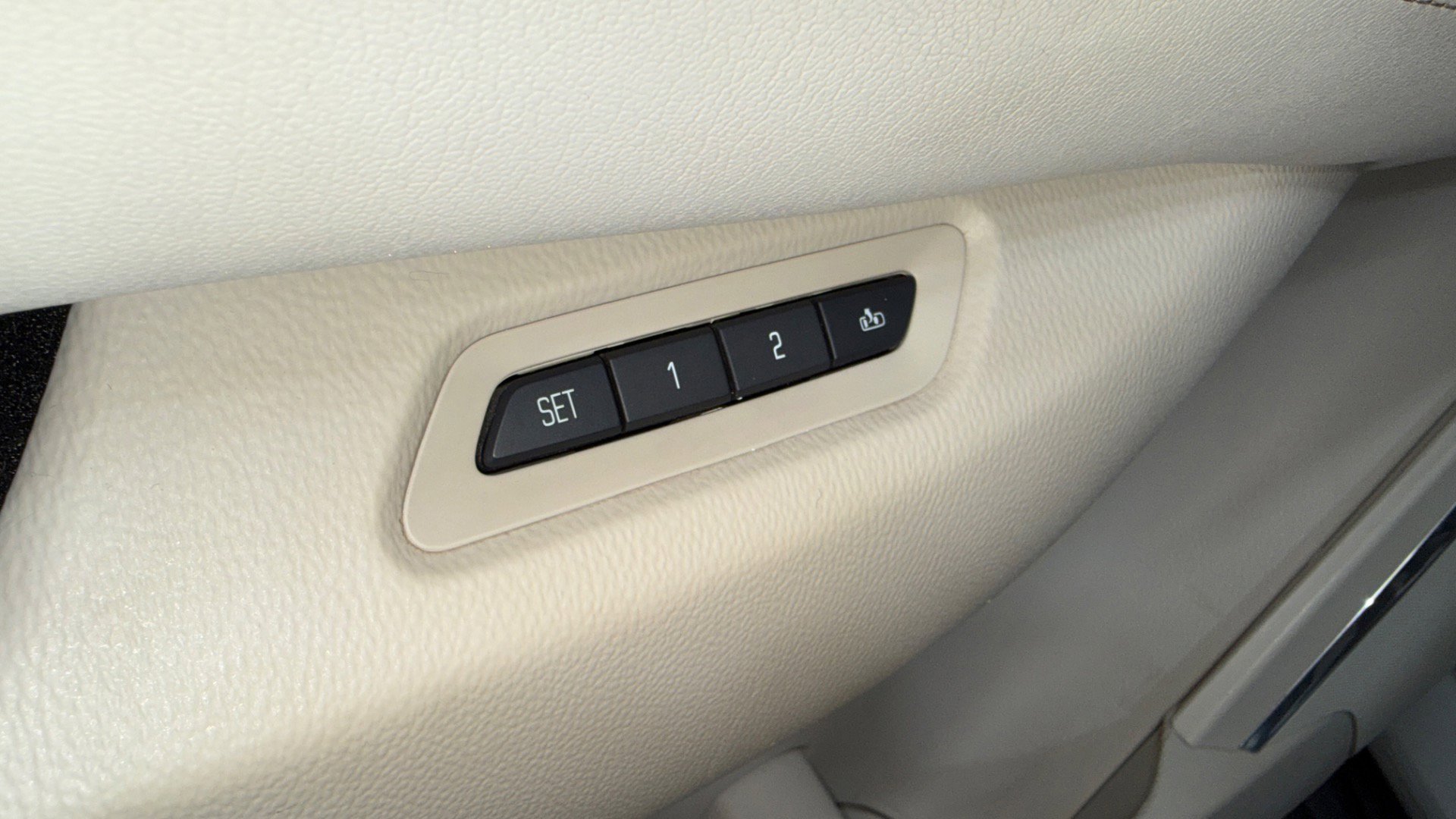 Used 2015 Cadillac Escalade Luxury image 66