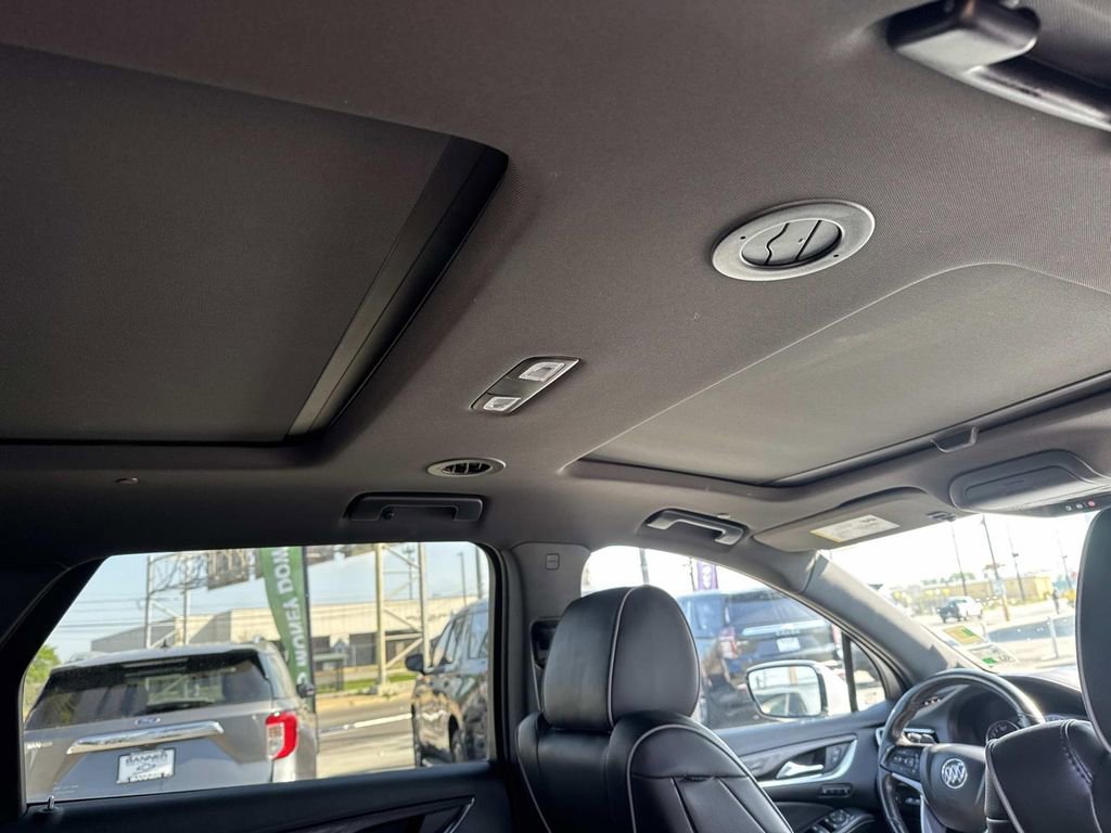 Used 2023 Buick Enclave Avenir w/ Avenir Technology Package image 10