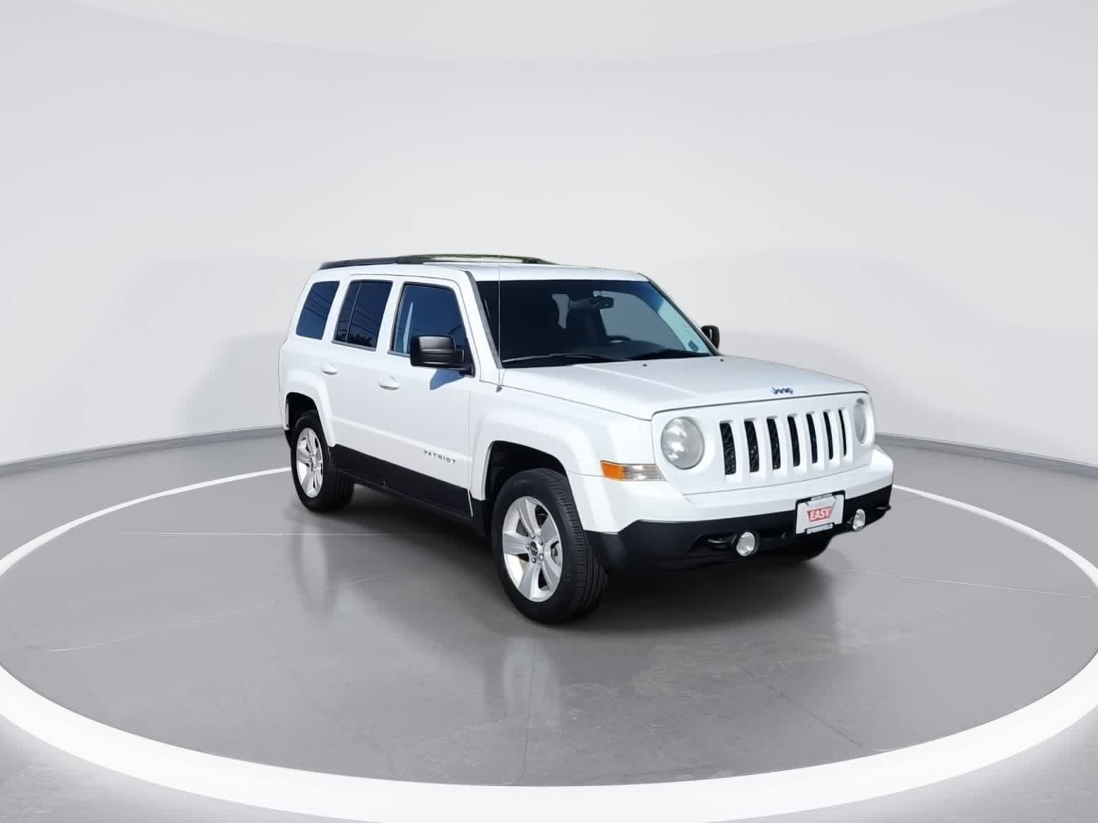 Used 2014 Jeep Patriot Latitude AWD/4WD image 2
