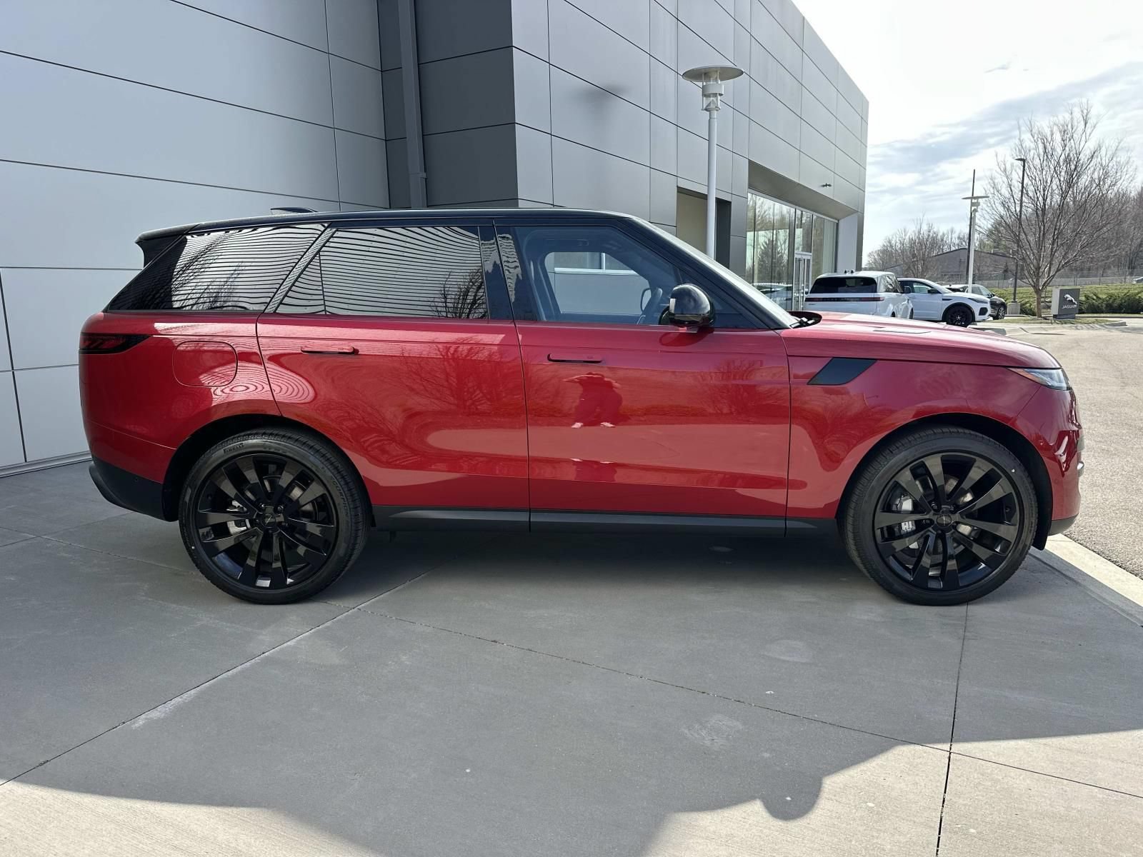 New 2026 Land Rover Range Rover Sport SE AWD/4WD image 4