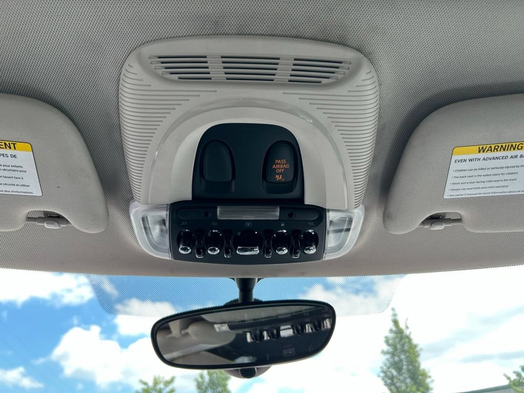 Used 2015 MINI Cooper 4-Door Hardtop FWD image 22