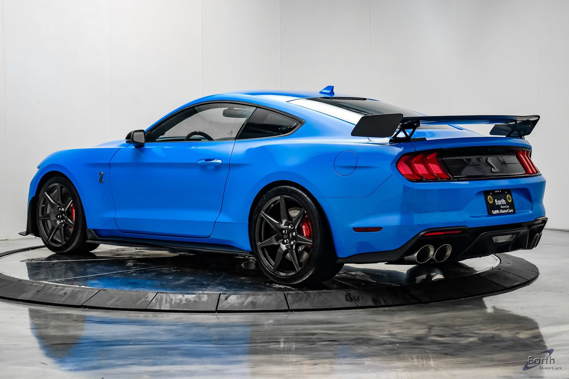 Used 2022 Ford Mustang Shelby GT500 w/ Carbon Fiber Track Pack RWD image 12