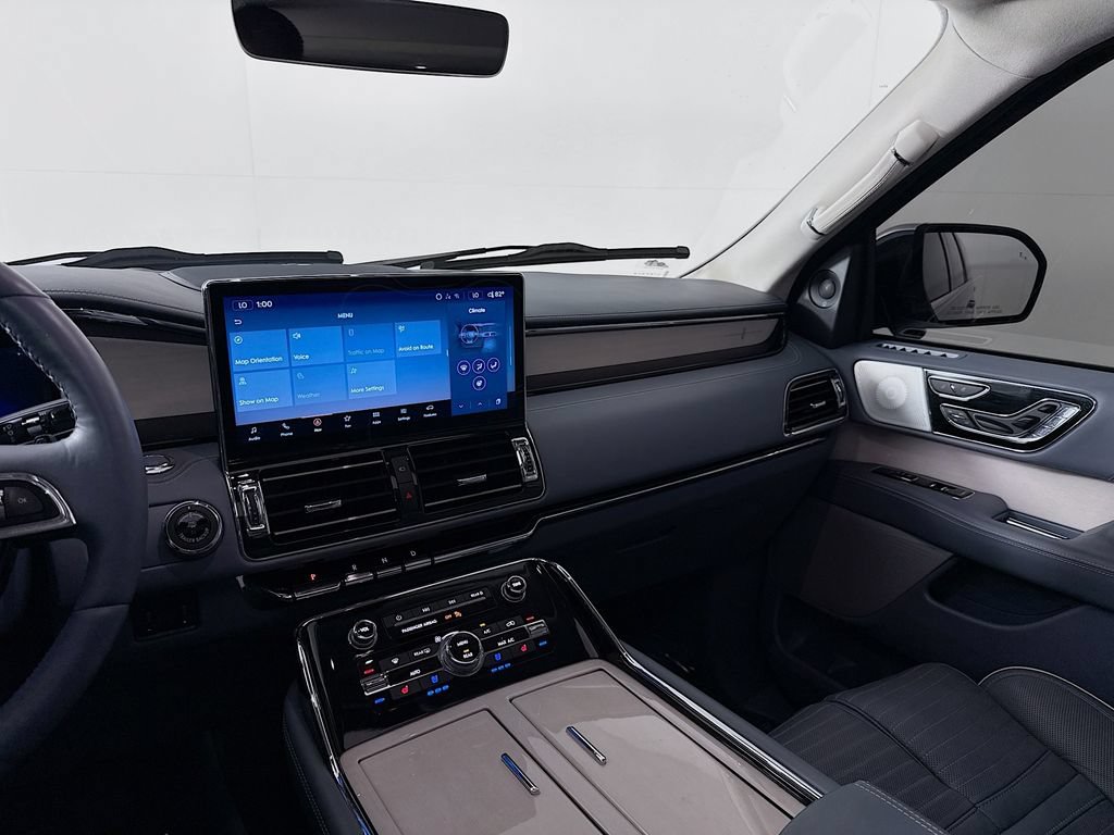 Used 2023 Lincoln Navigator L Black Label AWD/4WD image 26