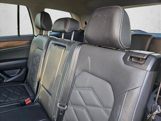 Used 2025 Volkswagen Atlas SE AWD/4WD image 18