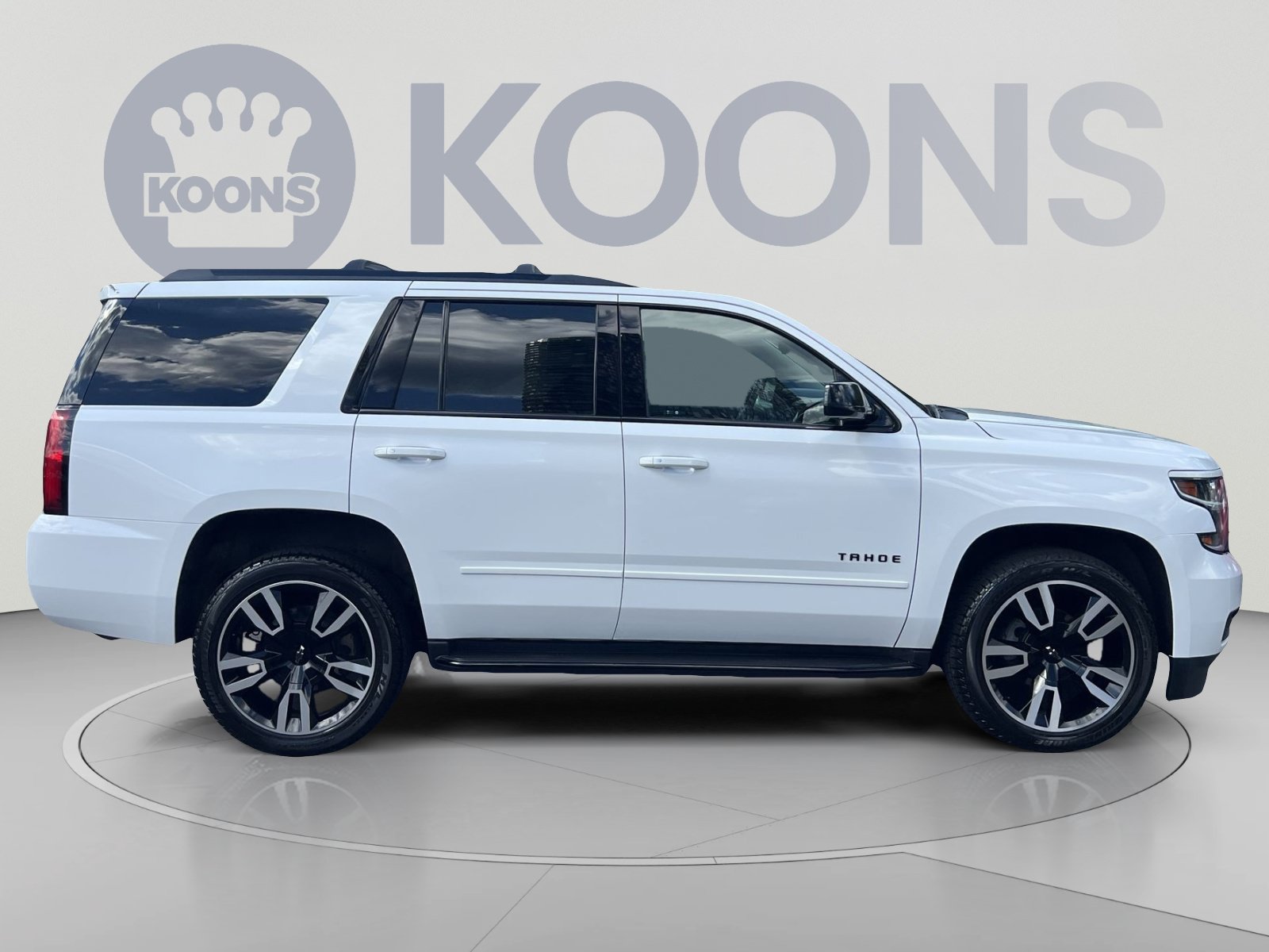 Used 2019 Chevrolet Tahoe Premier w/ RST 6.2L Performance Edition AWD/4WD image 7