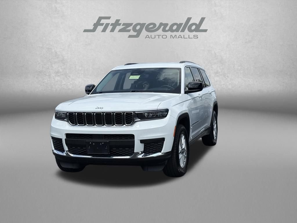 Used 2021 Jeep Grand Cherokee L Laredo w/ Luxury Tech Group I AWD/4WD image 3