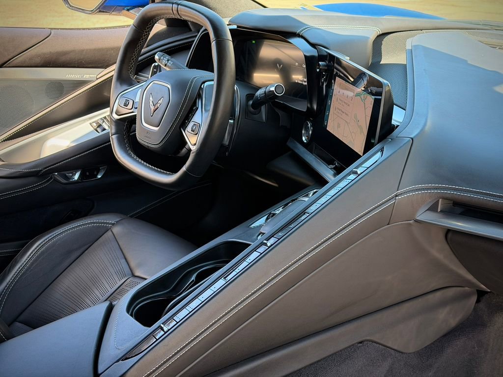 Used 2025 Chevrolet Corvette Stingray Premium Cpe w/ 3LT RWD image 13