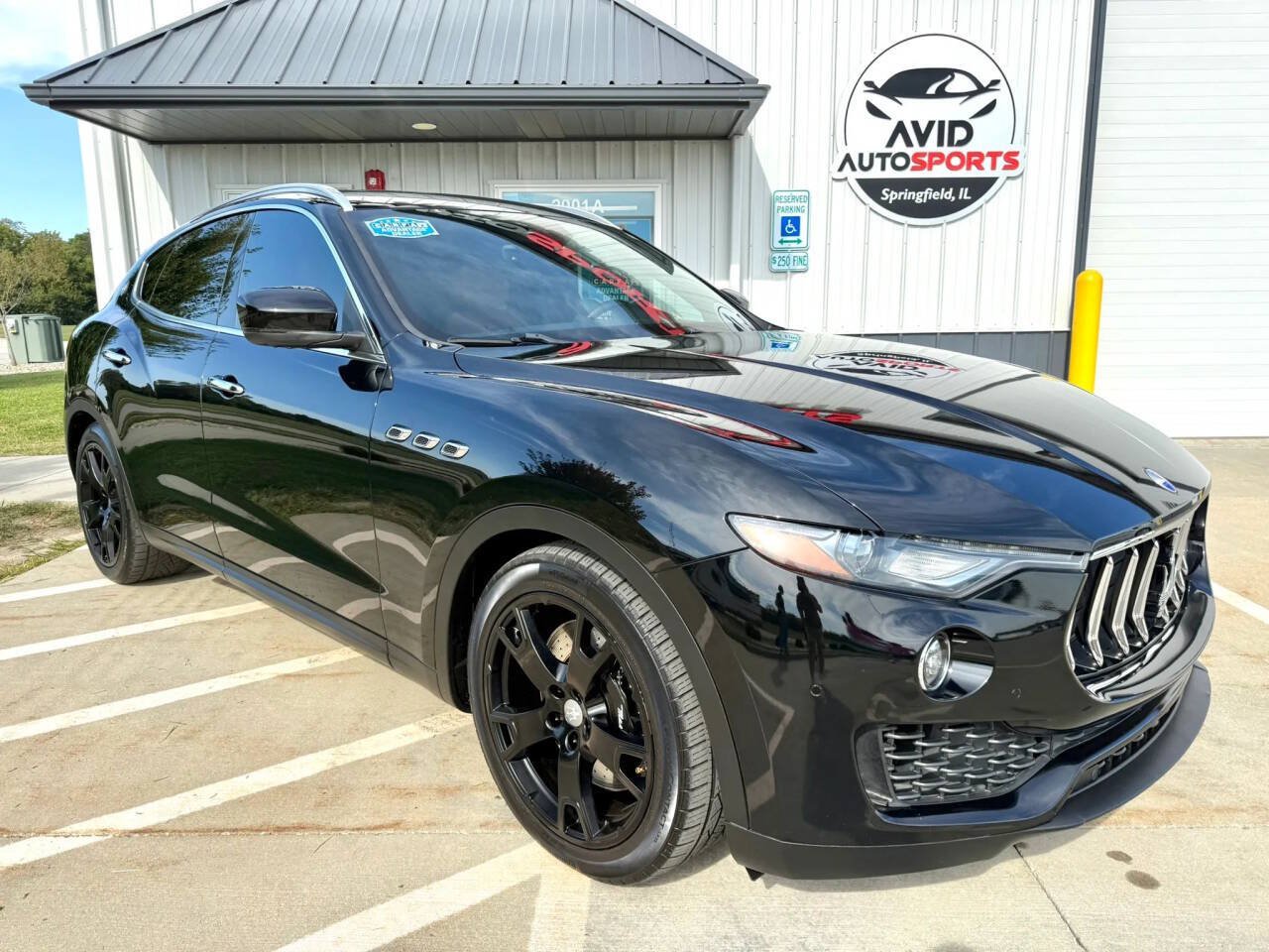 Used 2017 Maserati Levante S AWD/4WD image 2