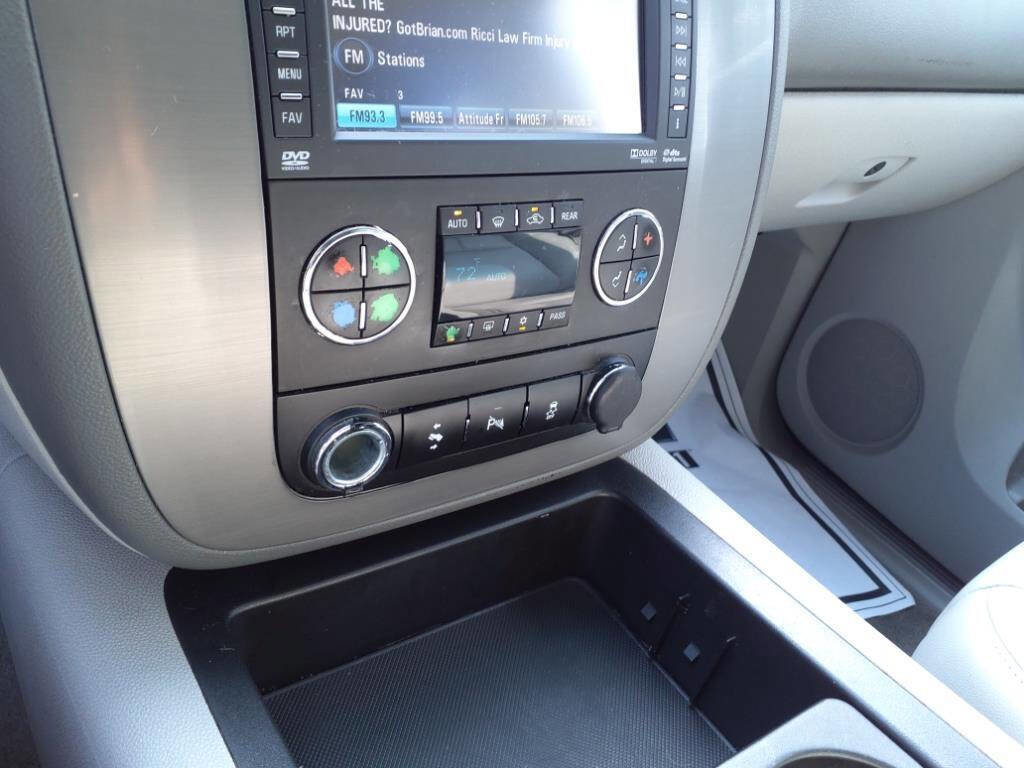 Used 2014 Chevrolet Tahoe LT AWD/4WD image 16