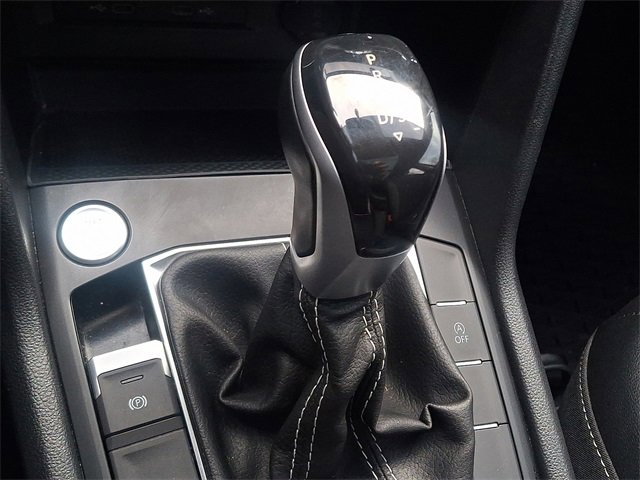 Certified 2022 Volkswagen Taos SE image 16