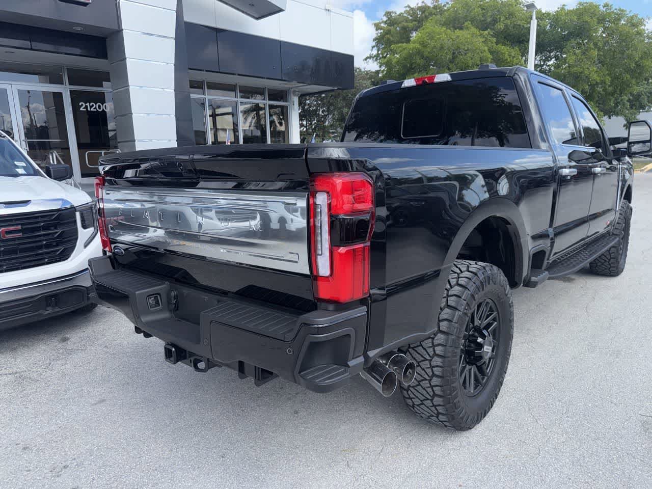 Used 2025 Ford F250 Platinum w/ Platinum Plus Package AWD/4WD image 7