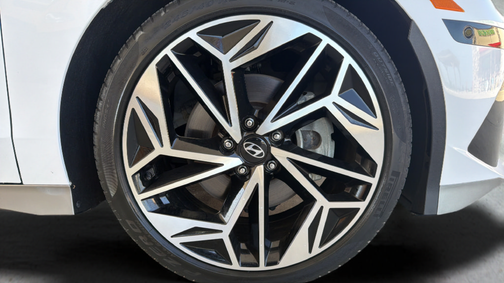 Used 2023 Hyundai Ioniq 6 Limited AWD/4WD image 30