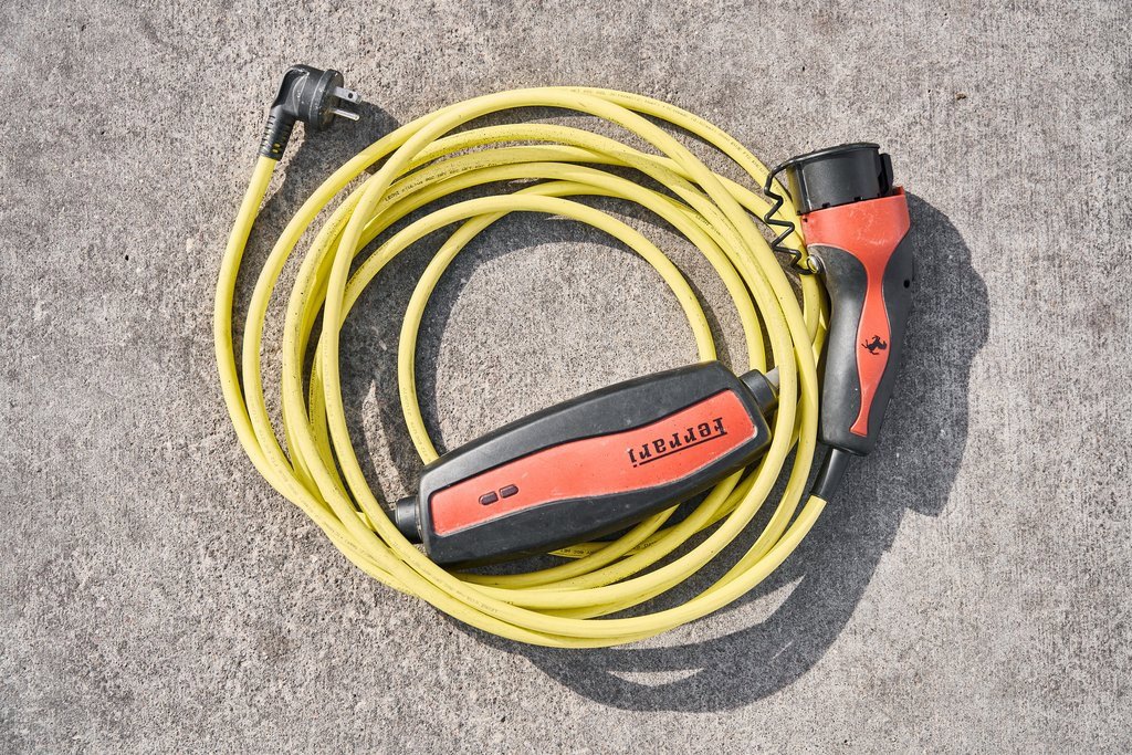 Used 2022 Ferrari SF90 Spider image 19