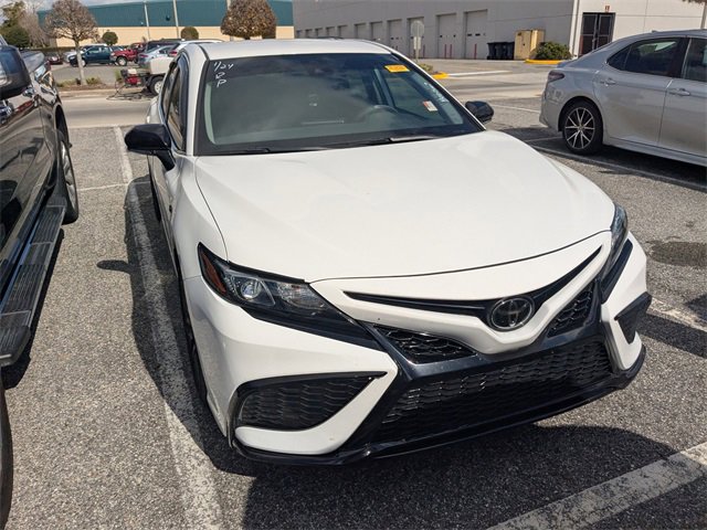 Certified 2022 Toyota Camry SE image 1