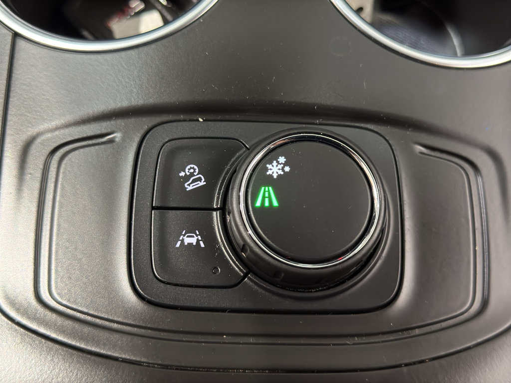 Used 2023 GMC Terrain SLE FWD image 29