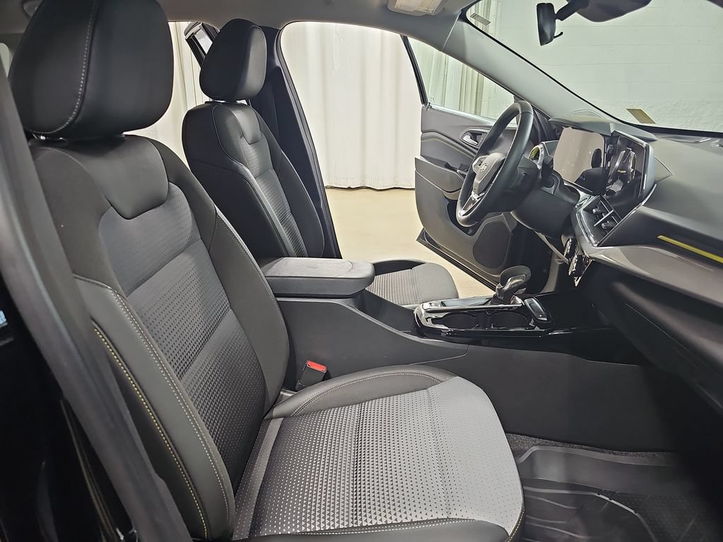 Certified 2024 Chevrolet Trax LT w/ Driver Confidence Package FWD image 13