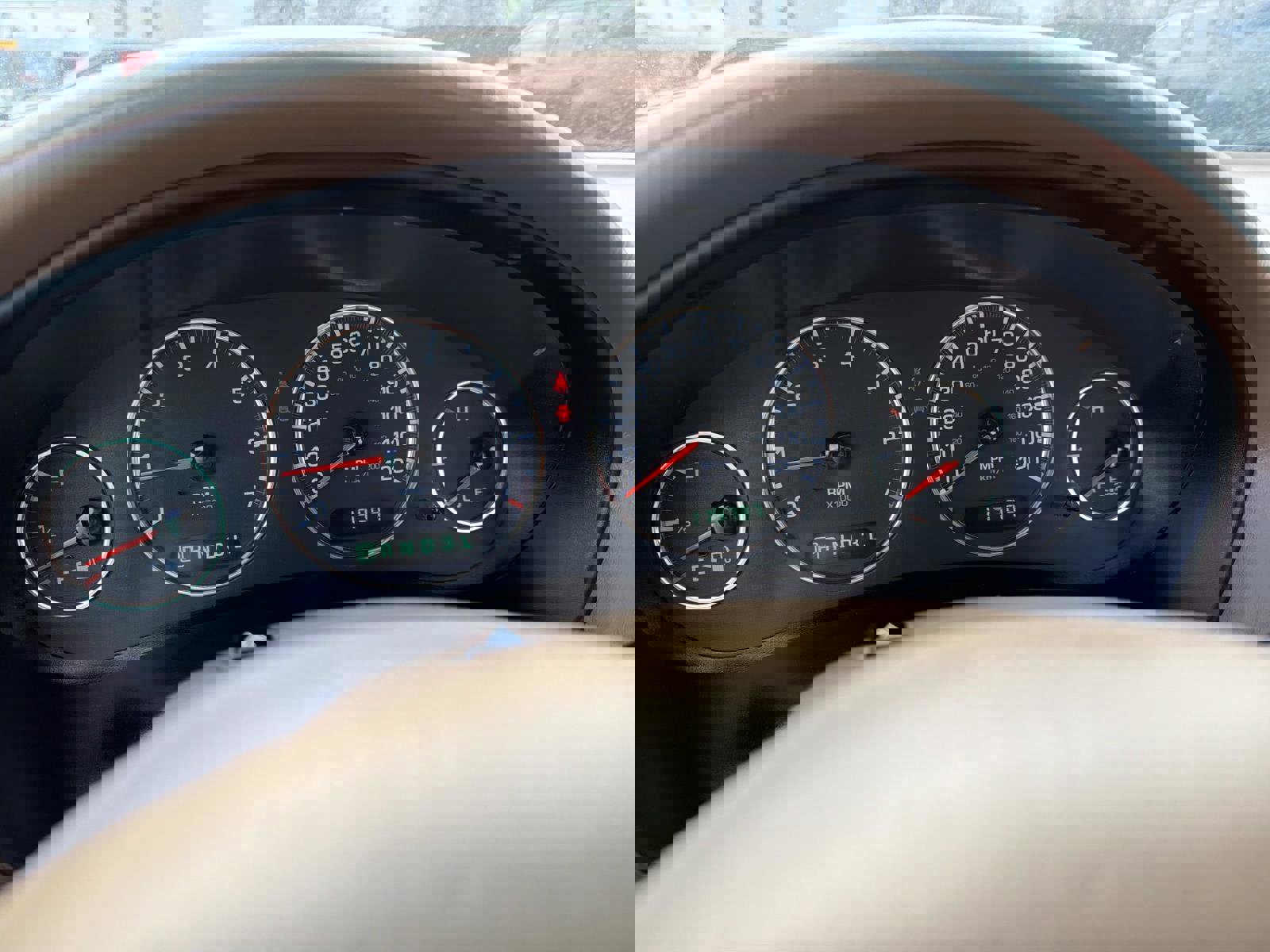 Used 2000 Chrysler Concorde LX image 8