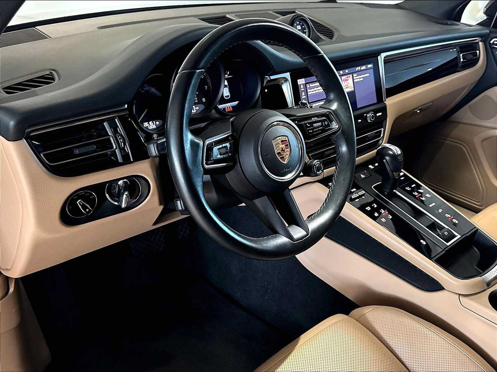 Used 2024 Porsche Macan AWD/4WD image 8