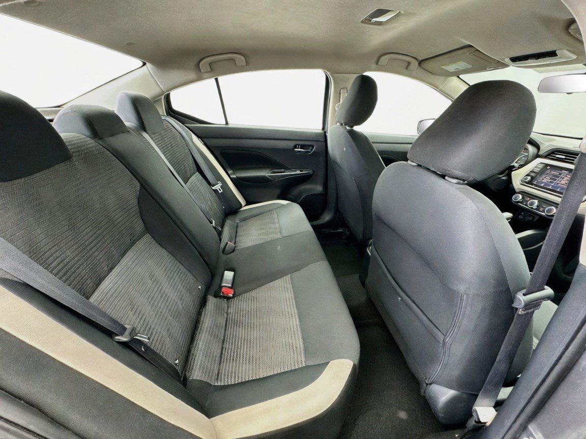Used 2021 Nissan Versa SV FWD image 17