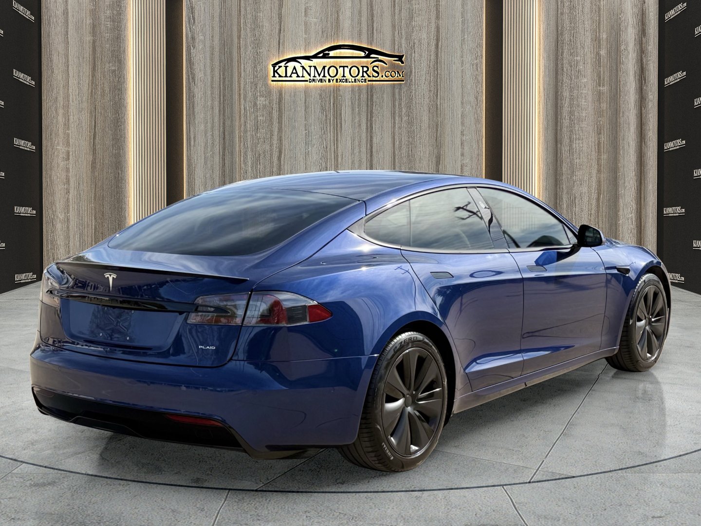 Used 2021 Tesla Model S Plaid image 8