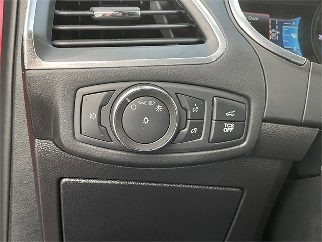 Used 2020 Ford Edge Titanium image 28