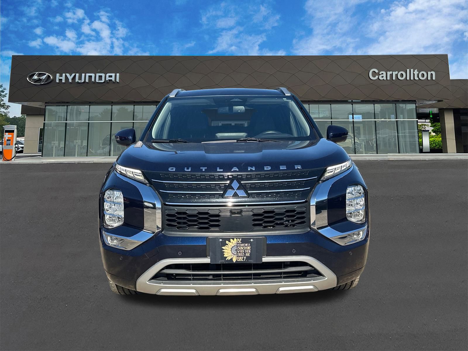 Used 2022 Mitsubishi Outlander SEL image 2