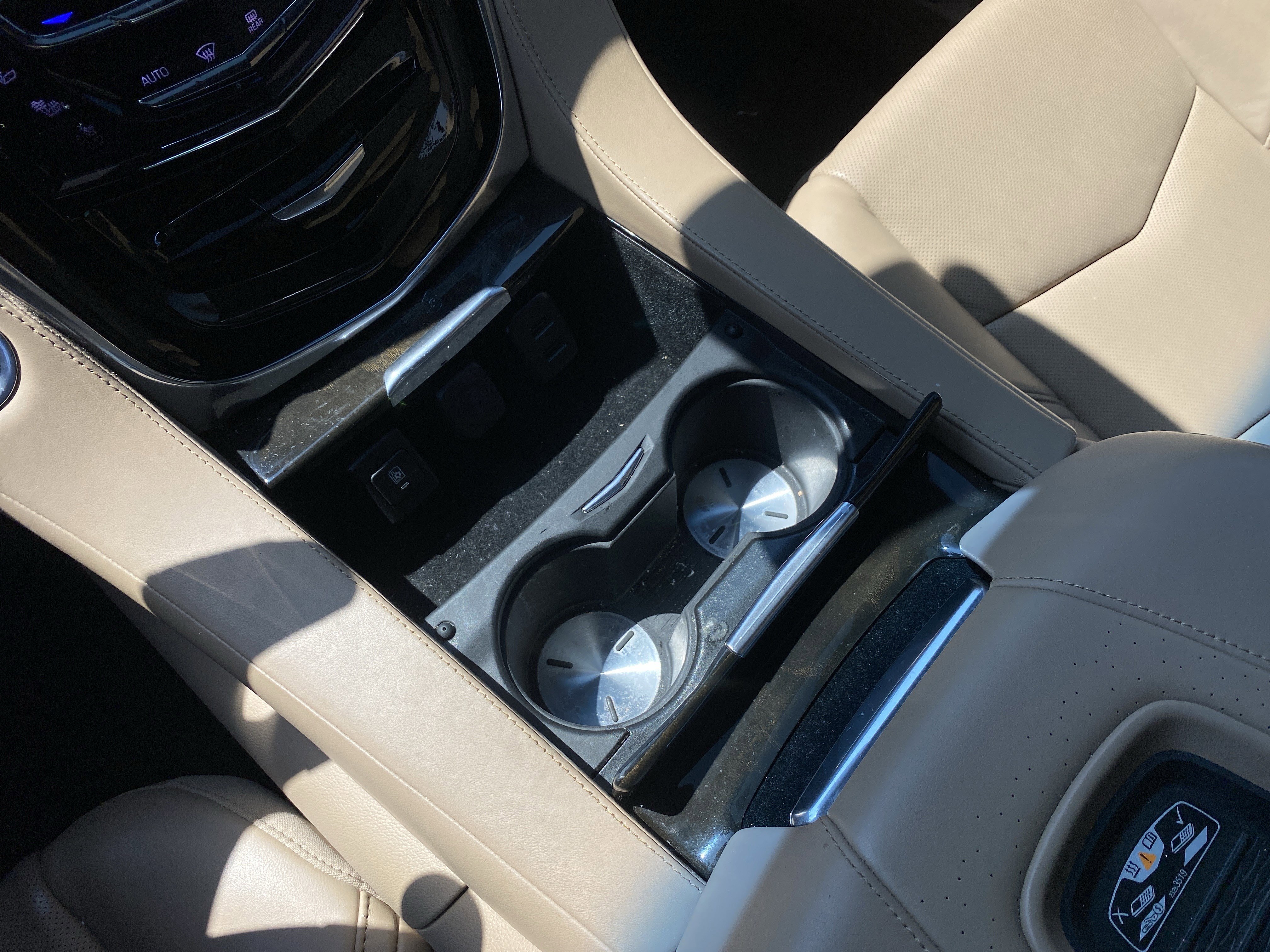Used 2020 Cadillac Escalade ESV Platinum AWD/4WD image 25