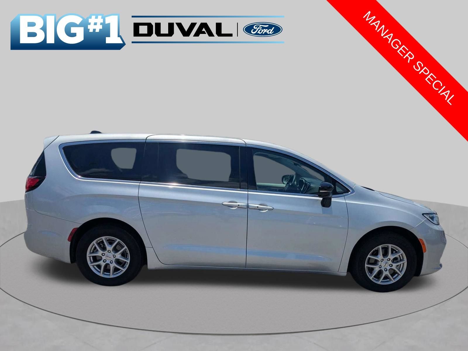 Used 2024 Chrysler Pacifica Touring-L FWD video 3