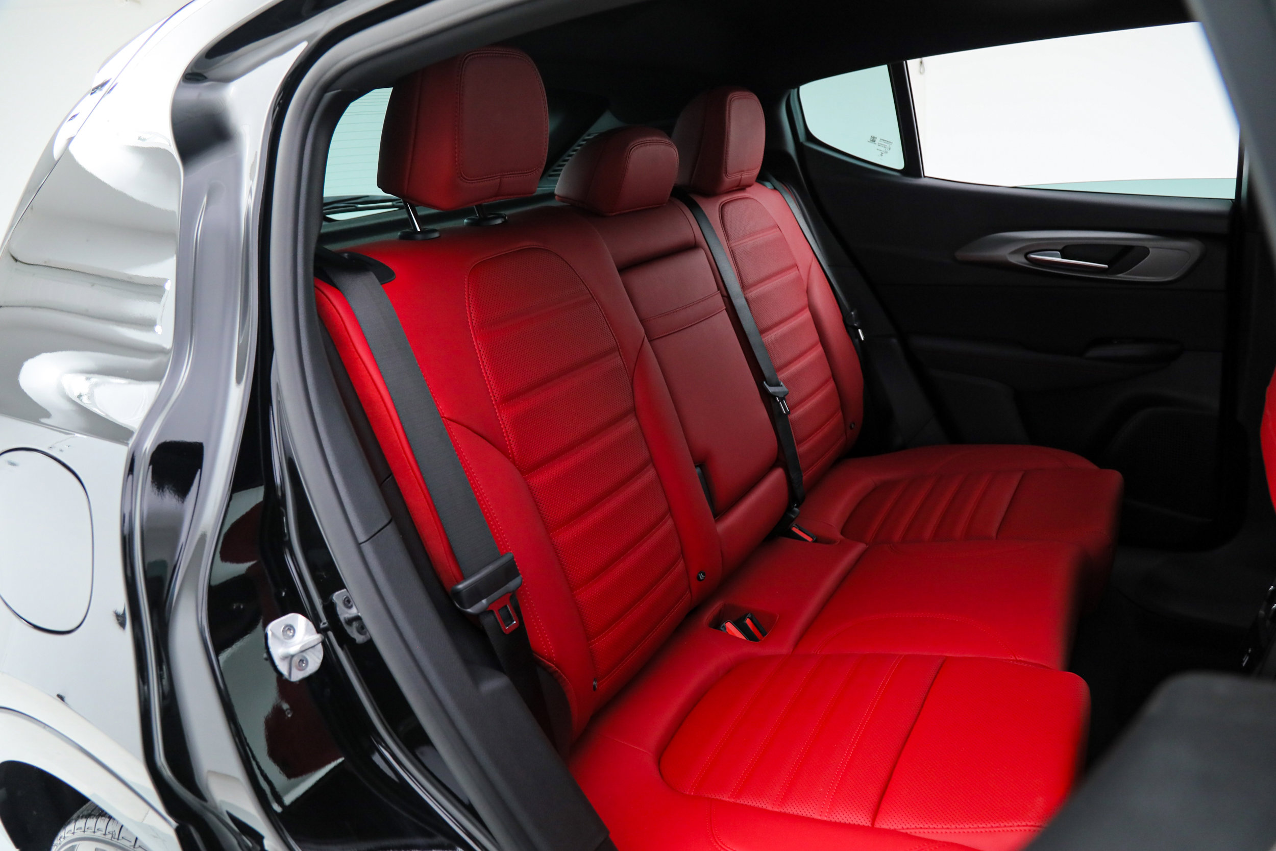 New 2026 Alfa Romeo Tonale Sprint w/ Red Premium Package image 16