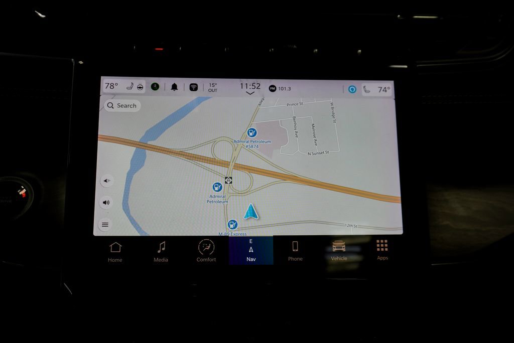 Used 2024 Jeep Grand Cherokee Limited w/ Luxury Tech Group II image 19