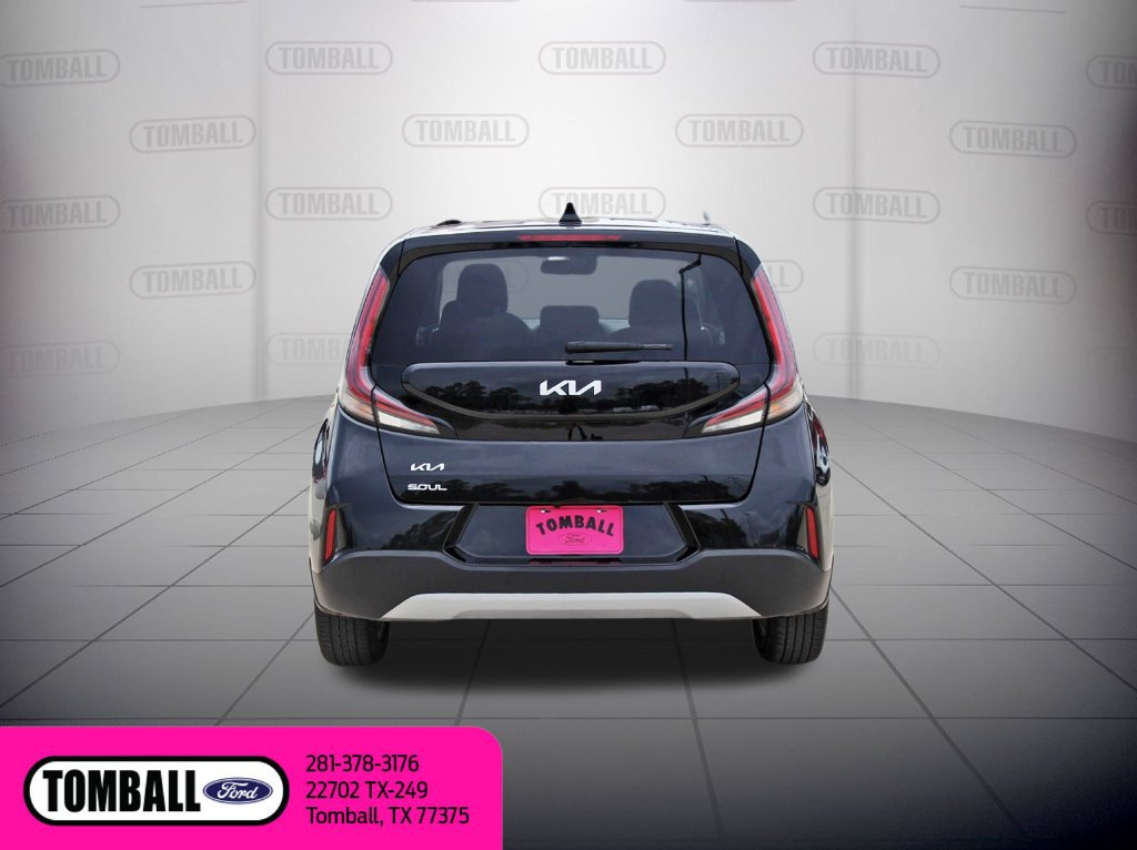 Used 2025 Kia Soul LX w/ LX Technology Package FWD image 7