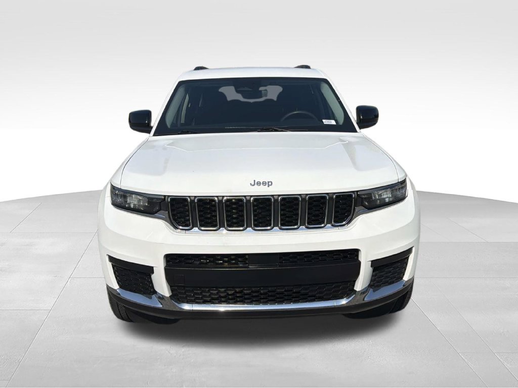 Used 2023 Jeep Grand Cherokee L Laredo RWD image 8
