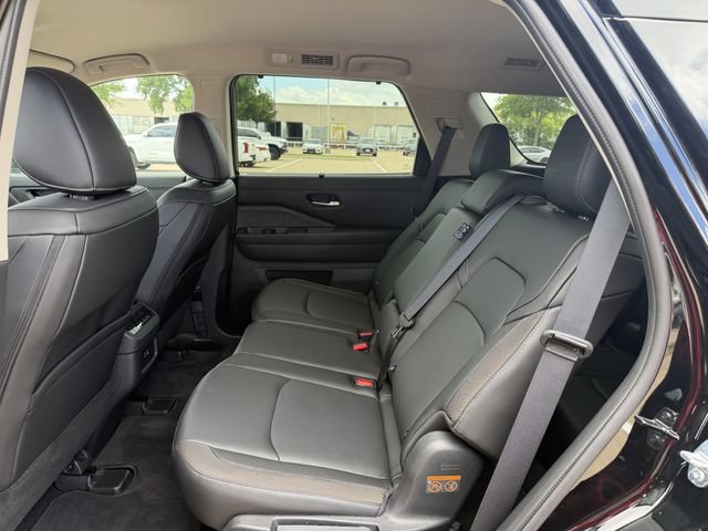 Used 2024 Nissan Pathfinder SL FWD image 27