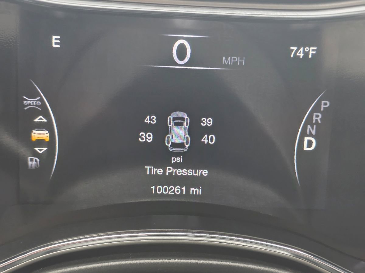 Used 2020 Jeep Grand Cherokee Laredo image 39