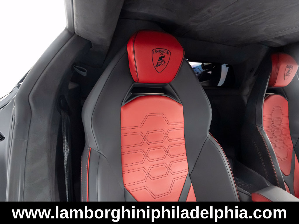 Used 2024 Lamborghini Revuelto AWD/4WD image 40
