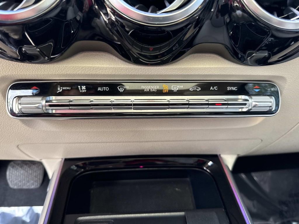 Used 2022 Mercedes-Benz GLB 250 image 33