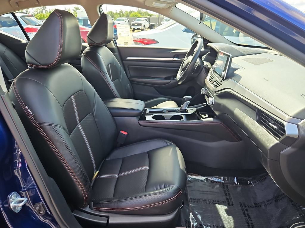 Used 2024 Nissan Altima 2.5 SR FWD image 28