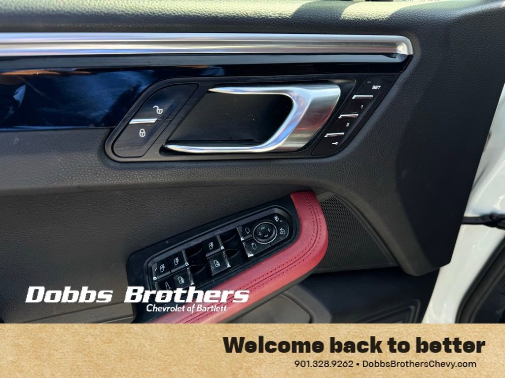 Used 2018 Porsche Macan S image 14