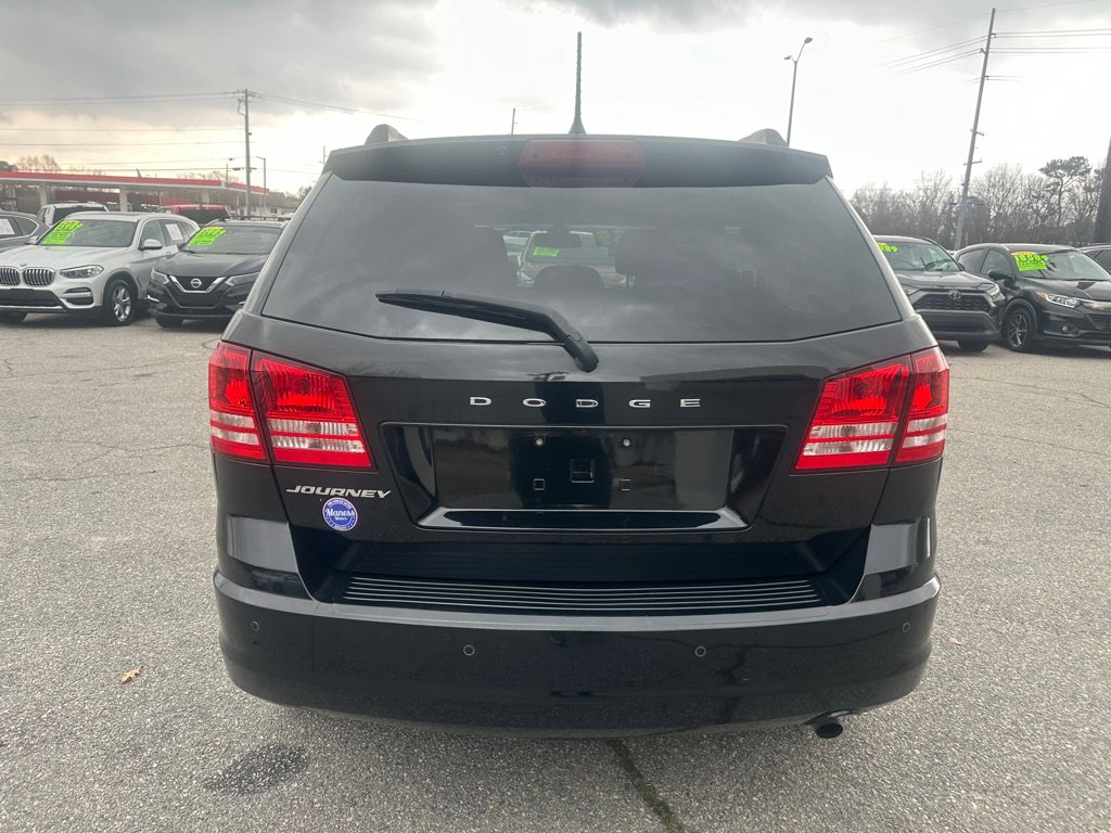Used 2020 Dodge Journey SE w/ SE Popular Equipment Group image 4