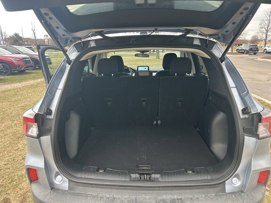 Used 2022 Ford Escape SE w/ Cold Weather Package image 13
