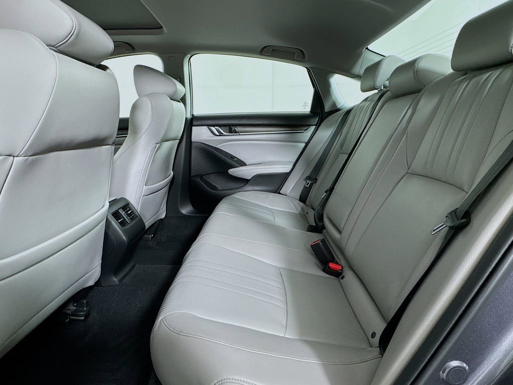 Used 2018 Honda Accord EX-L image 11