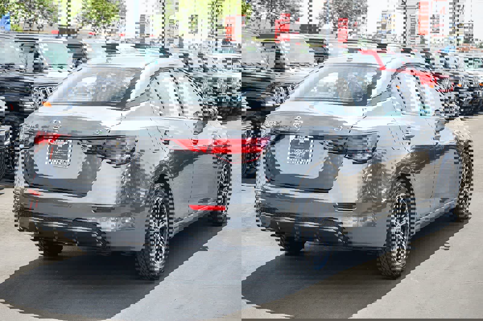 Used 2021 Nissan Sentra SV image 4