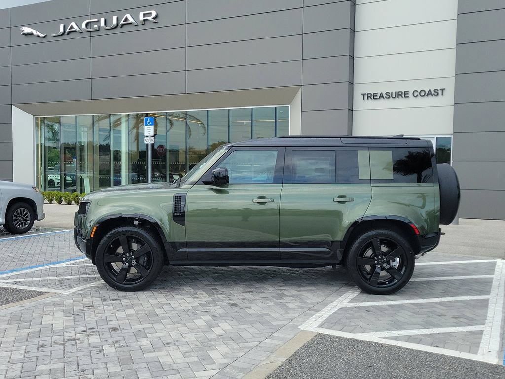 New 2026 Land Rover Defender 110 X-Dynamic SE AWD/4WD image 2