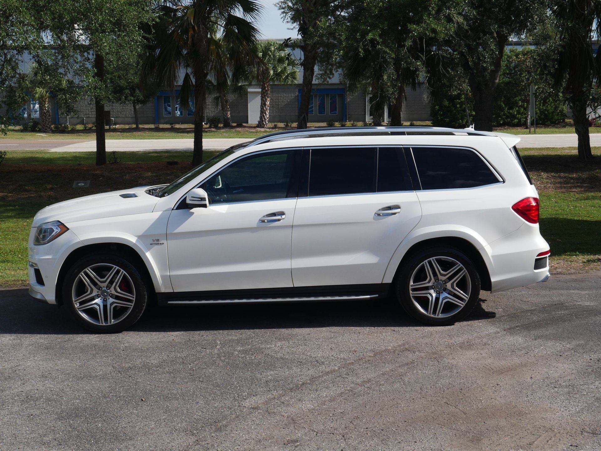 Used 2014 Mercedes-Benz GL 63 AMG 4MATIC image 15