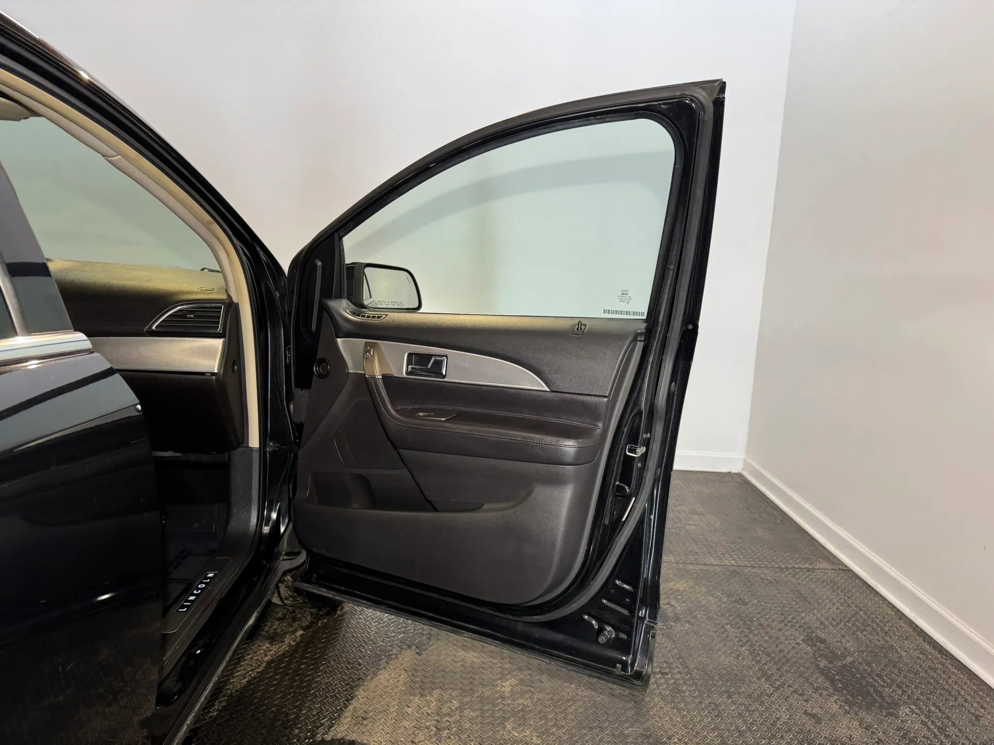 Used 2013 Lincoln MKX AWD image 20